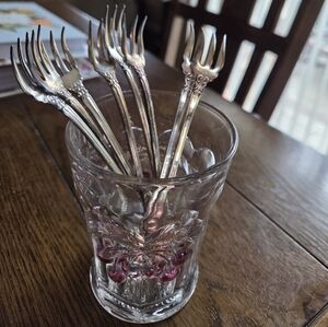 Wm Rogers & Son AA Silverplated Cocktail Forks (8)